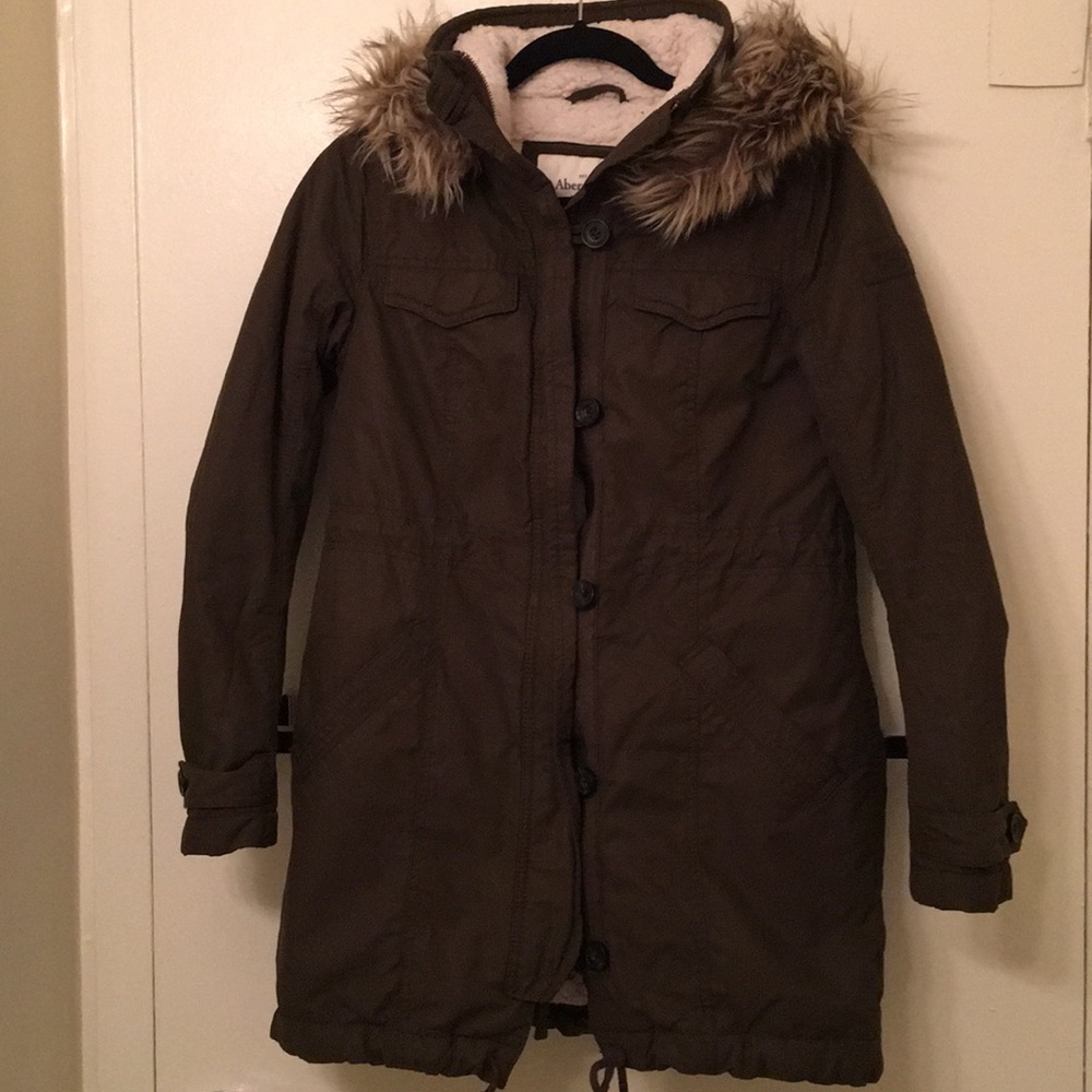 SHERPA-LINED PARKA olive green Size S